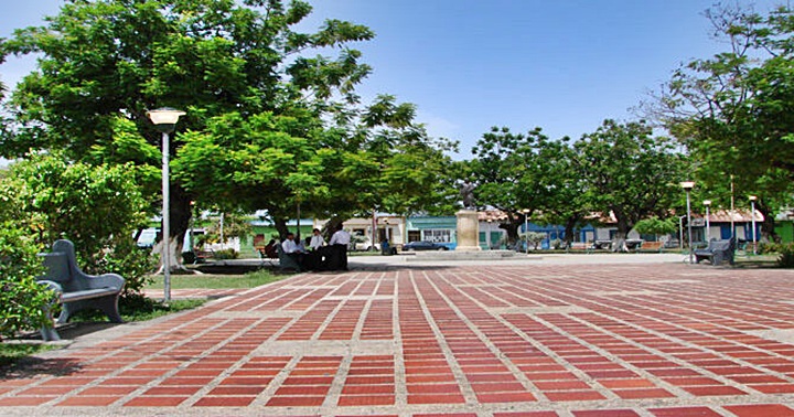 Güiria, Plaza Bolívar