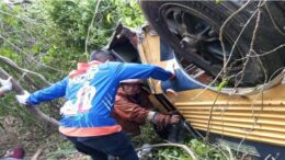 Una tragedia en Patanemo estado Carabobo, cuatro fallecidos y más de 20 heridos al caer un autobús por un barranco